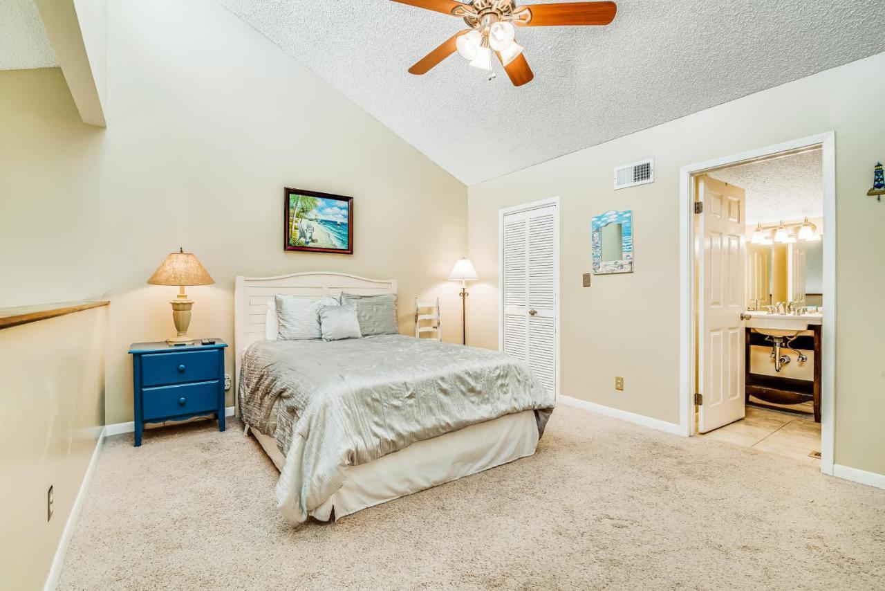 Apartment Emerald Shores #3006 *